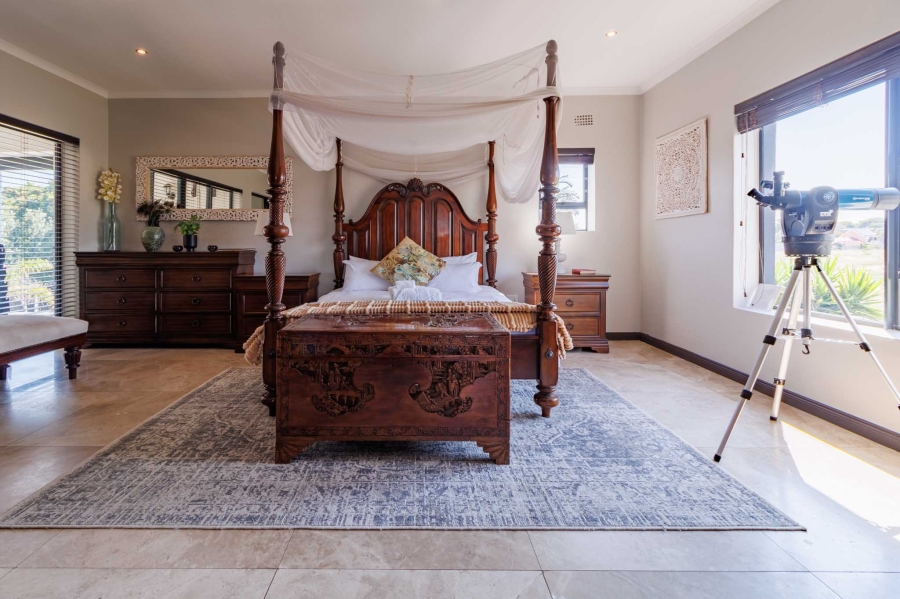 4 Bedroom Property for Sale in Flamingo Vlei Western Cape